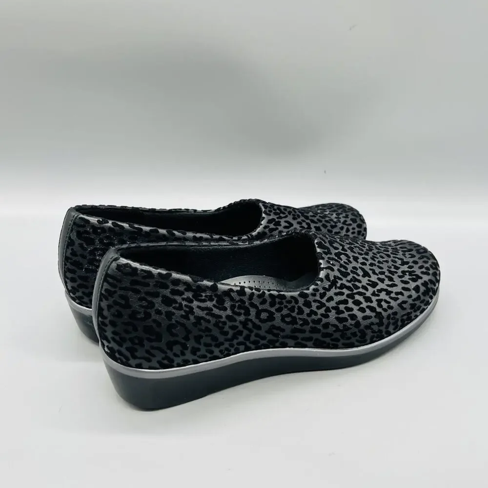 SAS Shoes Women 8 Gray Leather Animal Print Tripad Comfort Slip On Wedge Walking